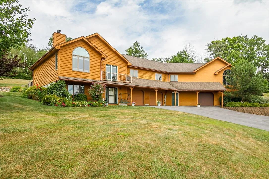 4 Old Meadow Court, Livonia, New York 14487, Livonia, New York 14487, 5 Bedrooms Bedrooms, 6 Rooms Rooms,3 BathroomsBathrooms,Residential,For Sale,4 Old Meadow Court, Livonia, New York 14487,R1632123
