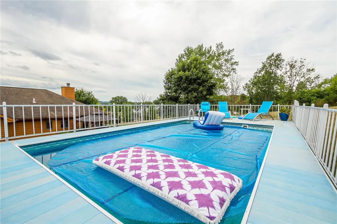 4 Old Meadow Court, Livonia, New York 14487, Livonia, New York 14487, 5 Bedrooms Bedrooms, 6 Rooms Rooms,3 BathroomsBathrooms,Residential,For Sale,4 Old Meadow Court, Livonia, New York 14487,R1632123