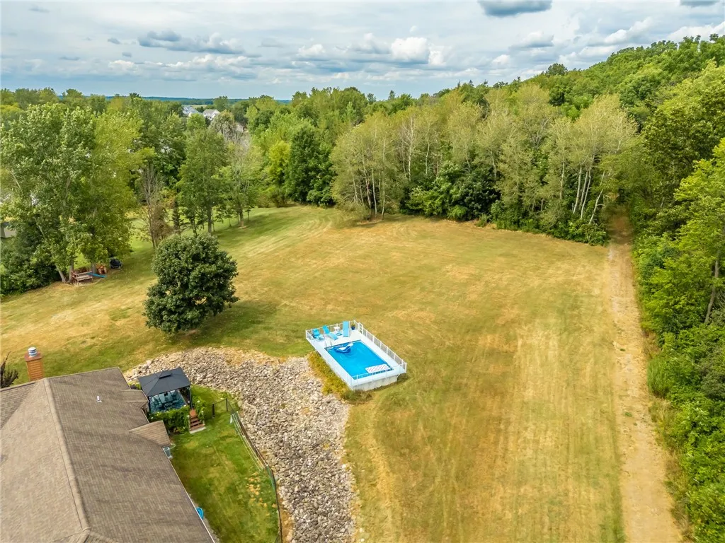 4 Old Meadow Court, Livonia, New York 14487, Livonia, New York 14487, 5 Bedrooms Bedrooms, 6 Rooms Rooms,3 BathroomsBathrooms,Residential,For Sale,4 Old Meadow Court, Livonia, New York 14487,R1632123