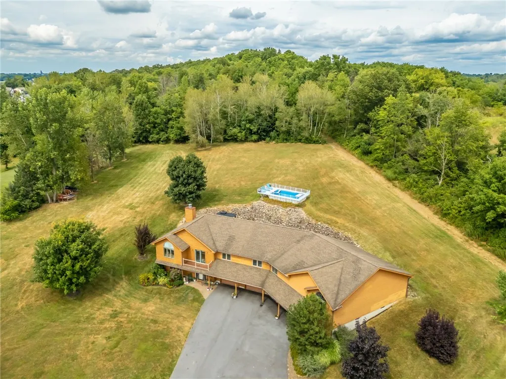 4 Old Meadow Court, Livonia, New York 14487, Livonia, New York 14487, 5 Bedrooms Bedrooms, 6 Rooms Rooms,3 BathroomsBathrooms,Residential,For Sale,4 Old Meadow Court, Livonia, New York 14487,R1632123