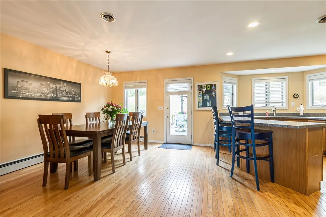4 Old Meadow Court, Livonia, New York 14487, Livonia, New York 14487, 5 Bedrooms Bedrooms, 6 Rooms Rooms,3 BathroomsBathrooms,Residential,For Sale,4 Old Meadow Court, Livonia, New York 14487,R1632123