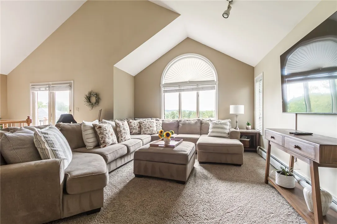 4 Old Meadow Court, Livonia, New York 14487, Livonia, New York 14487, 5 Bedrooms Bedrooms, 6 Rooms Rooms,3 BathroomsBathrooms,Residential,For Sale,4 Old Meadow Court, Livonia, New York 14487,R1632123