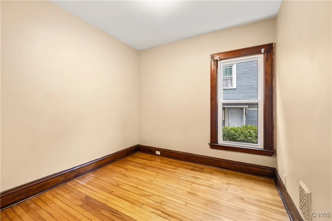 633 Park Avenue, Syracuse, New York 13204, Syracuse, New York 13204, 5 Bedrooms Bedrooms, ,3 BathroomsBathrooms,Residential,For Sale,633 Park Avenue, Syracuse, New York 13204,S1632324