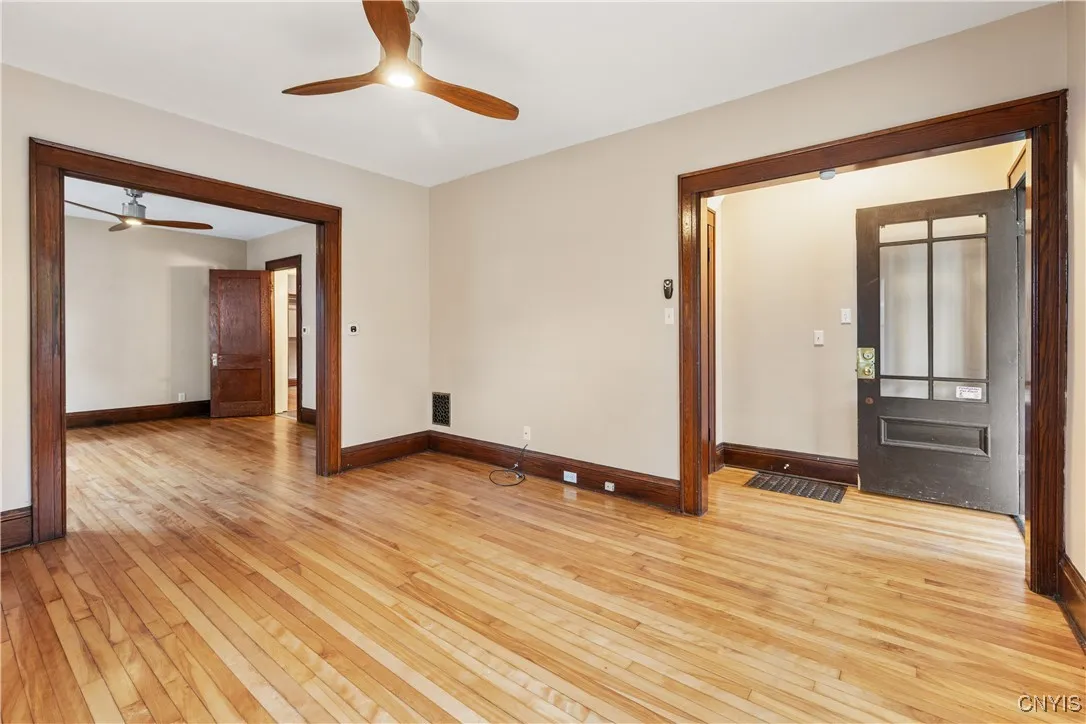 633 Park Avenue, Syracuse, New York 13204, Syracuse, New York 13204, 5 Bedrooms Bedrooms, ,3 BathroomsBathrooms,Residential,For Sale,633 Park Avenue, Syracuse, New York 13204,S1632324