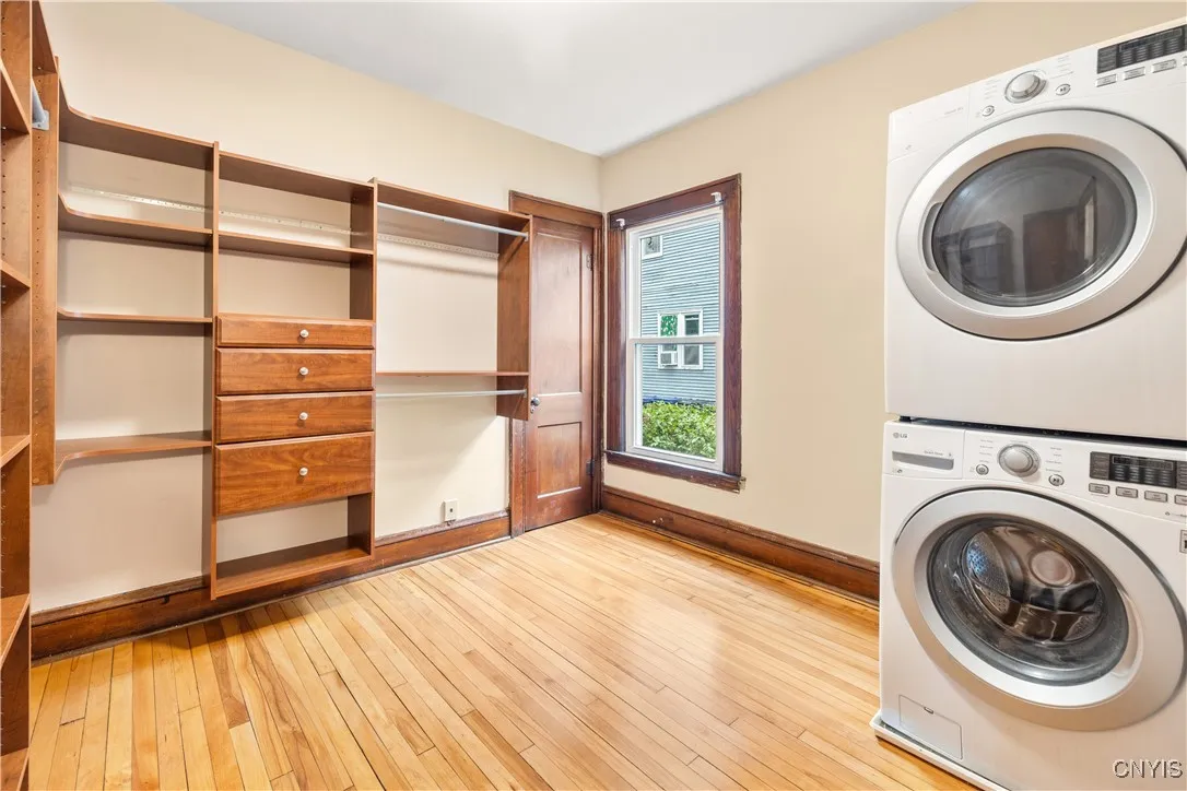 633 Park Avenue, Syracuse, New York 13204, Syracuse, New York 13204, 5 Bedrooms Bedrooms, ,3 BathroomsBathrooms,Residential,For Sale,633 Park Avenue, Syracuse, New York 13204,S1632324