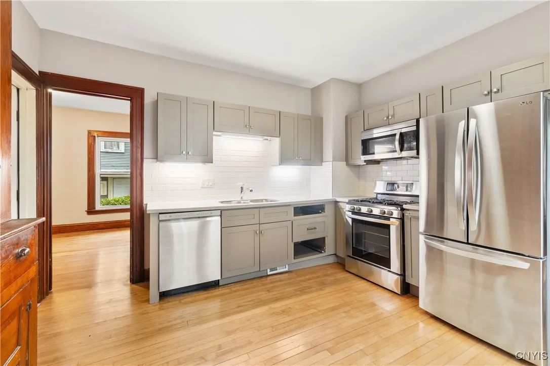 633 Park Avenue, Syracuse, New York 13204, Syracuse, New York 13204, 5 Bedrooms Bedrooms, ,3 BathroomsBathrooms,Residential,For Sale,633 Park Avenue, Syracuse, New York 13204,S1632324