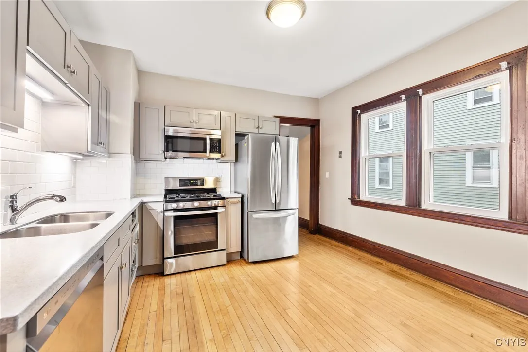 633 Park Avenue, Syracuse, New York 13204, Syracuse, New York 13204, 5 Bedrooms Bedrooms, ,3 BathroomsBathrooms,Residential,For Sale,633 Park Avenue, Syracuse, New York 13204,S1632324