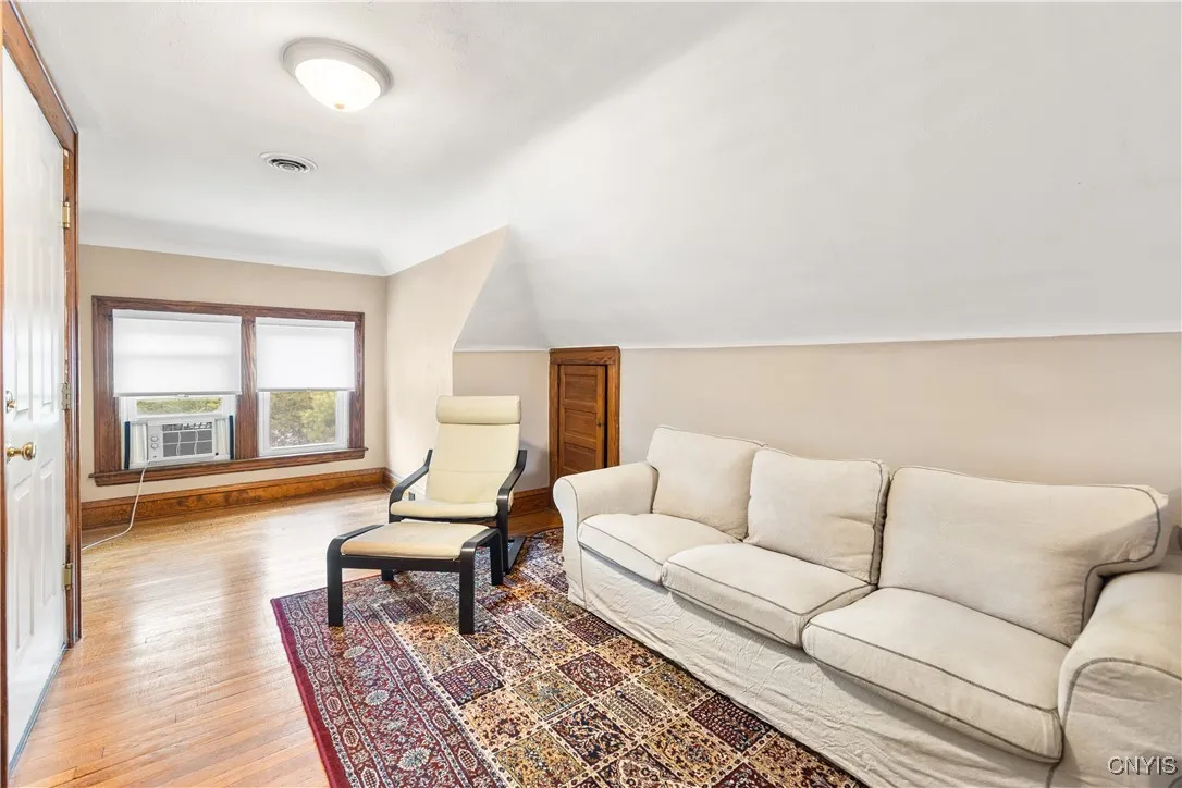 633 Park Avenue, Syracuse, New York 13204, Syracuse, New York 13204, 5 Bedrooms Bedrooms, ,3 BathroomsBathrooms,Residential,For Sale,633 Park Avenue, Syracuse, New York 13204,S1632324