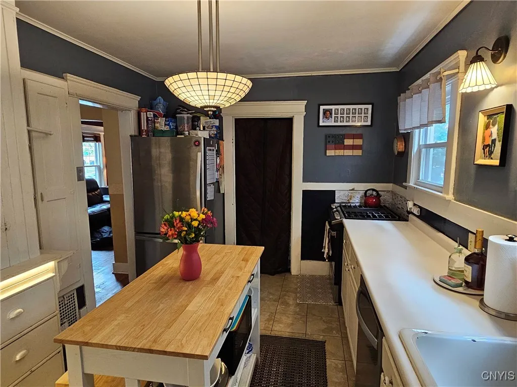 302 Melrose Avenue, Syracuse, New York 13206, Syracuse, New York 13206, 3 Bedrooms Bedrooms, 6 Rooms Rooms,1 BathroomBathrooms,Residential,For Sale,302 Melrose Avenue, Syracuse, New York 13206,S1627681