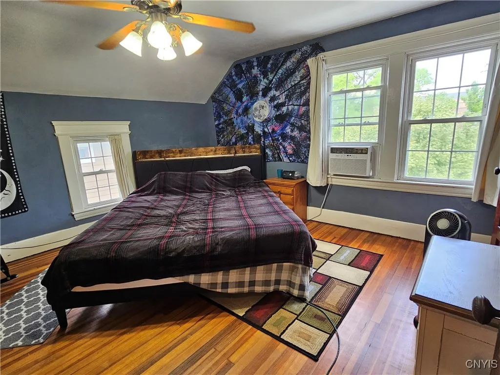 Large bedroom with walk-in closet