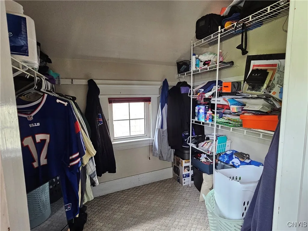 Walk-in closet