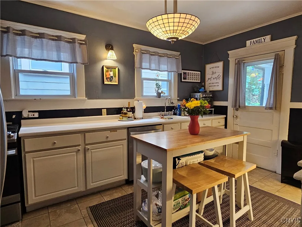 302 Melrose Avenue, Syracuse, New York 13206, Syracuse, New York 13206, 3 Bedrooms Bedrooms, 6 Rooms Rooms,1 BathroomBathrooms,Residential,For Sale,302 Melrose Avenue, Syracuse, New York 13206,S1627681