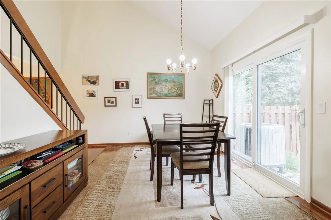 8 Treetop Dr, Perinton, New York 14450, Perinton, New York 14450, 2 Bedrooms Bedrooms, 5 Rooms Rooms,1 BathroomBathrooms,Residential,For Sale,8 Treetop Dr, Perinton, New York 14450,R1632328