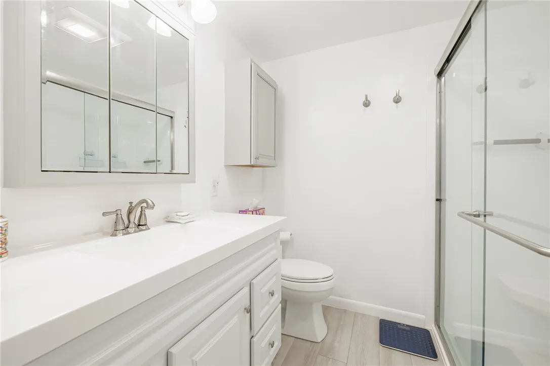 8 Treetop Dr, Perinton, New York 14450, Perinton, New York 14450, 2 Bedrooms Bedrooms, 5 Rooms Rooms,1 BathroomBathrooms,Residential,For Sale,8 Treetop Dr, Perinton, New York 14450,R1632328