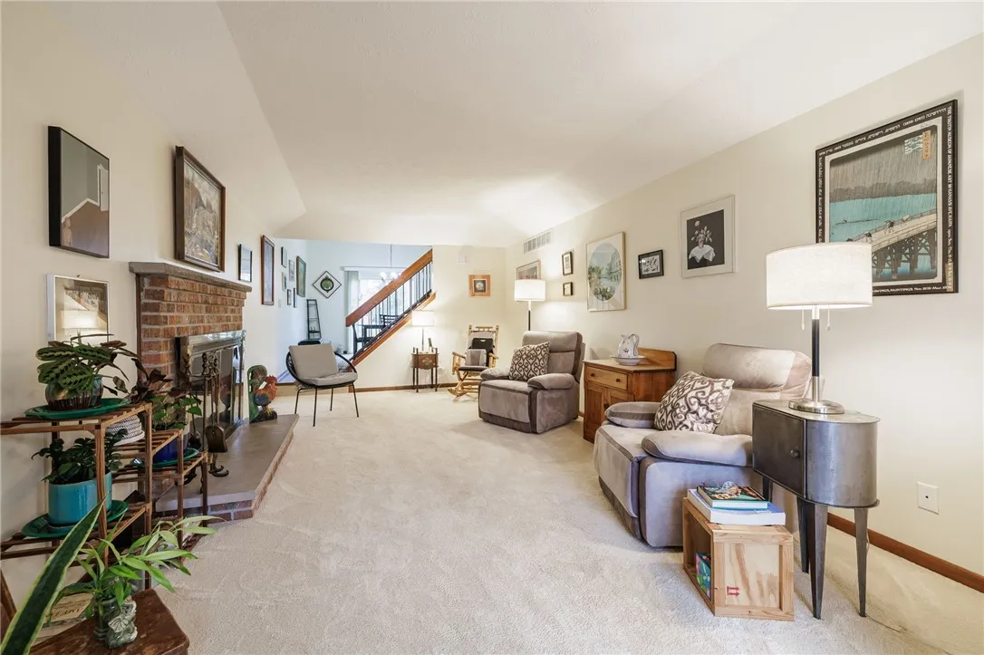 8 Treetop Dr, Perinton, New York 14450, Perinton, New York 14450, 2 Bedrooms Bedrooms, 5 Rooms Rooms,1 BathroomBathrooms,Residential,For Sale,8 Treetop Dr, Perinton, New York 14450,R1632328