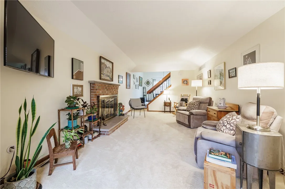 8 Treetop Dr, Perinton, New York 14450, Perinton, New York 14450, 2 Bedrooms Bedrooms, 5 Rooms Rooms,1 BathroomBathrooms,Residential,For Sale,8 Treetop Dr, Perinton, New York 14450,R1632328