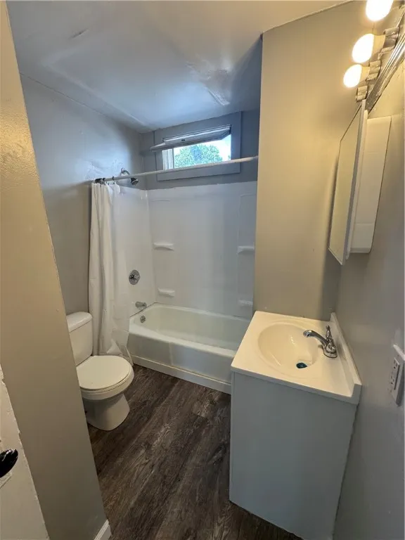 75 Van Stallen Street, Rochester, New York 14621, Rochester, New York 14621, 4 Bedrooms Bedrooms, 7 Rooms Rooms,2 BathroomsBathrooms,Residential,For Sale,75 Van Stallen Street, Rochester, New York 14621,R1632701