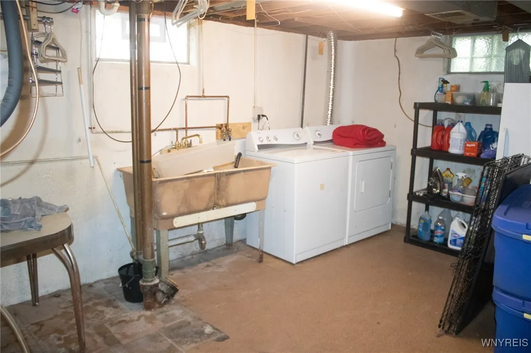 25 Oakwood Drive, Cheektowaga, New York 14227, Cheektowaga, New York 14227, 2 Bedrooms Bedrooms, 5 Rooms Rooms,1 BathroomBathrooms,Residential,For Sale,25 Oakwood Drive, Cheektowaga, New York 14227,B1632506