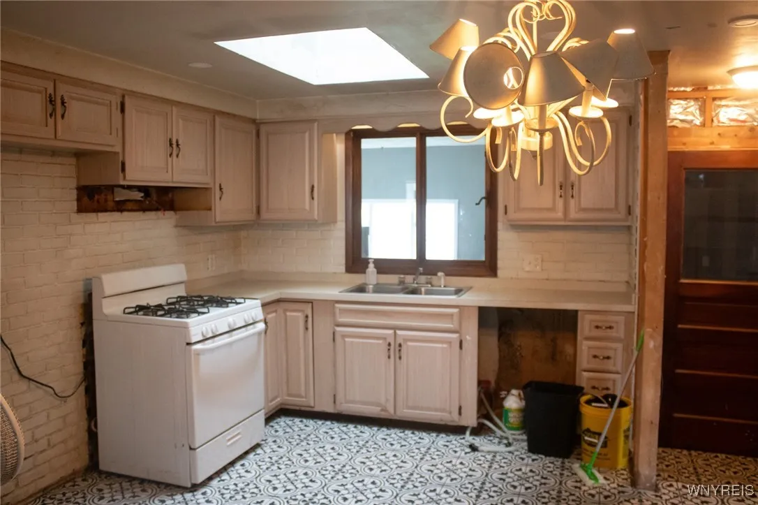 25 Oakwood Drive, Cheektowaga, New York 14227, Cheektowaga, New York 14227, 2 Bedrooms Bedrooms, 5 Rooms Rooms,1 BathroomBathrooms,Residential,For Sale,25 Oakwood Drive, Cheektowaga, New York 14227,B1632506
