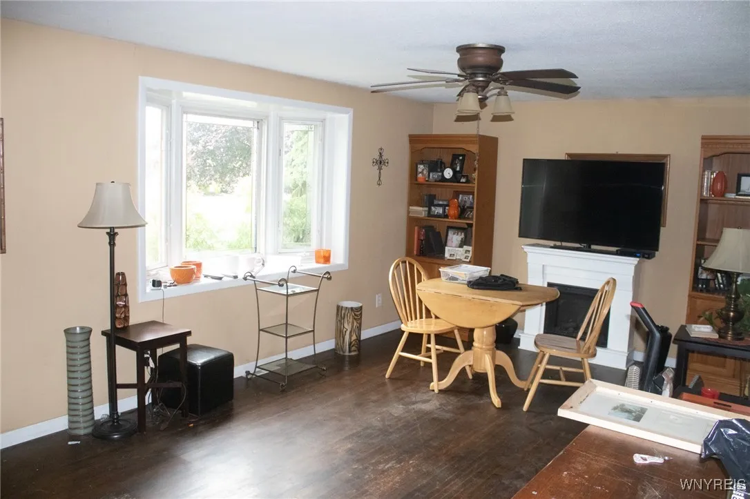 25 Oakwood Drive, Cheektowaga, New York 14227, Cheektowaga, New York 14227, 2 Bedrooms Bedrooms, 5 Rooms Rooms,1 BathroomBathrooms,Residential,For Sale,25 Oakwood Drive, Cheektowaga, New York 14227,B1632506
