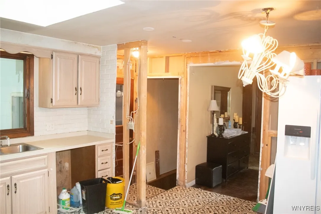 25 Oakwood Drive, Cheektowaga, New York 14227, Cheektowaga, New York 14227, 2 Bedrooms Bedrooms, 5 Rooms Rooms,1 BathroomBathrooms,Residential,For Sale,25 Oakwood Drive, Cheektowaga, New York 14227,B1632506