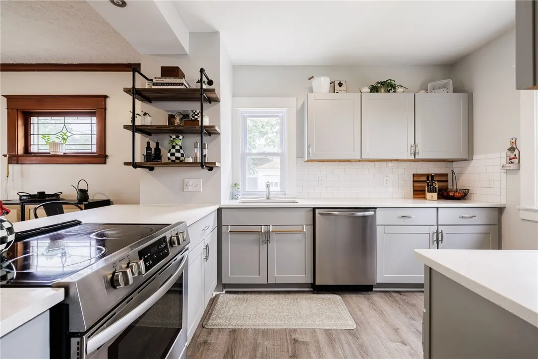 223 Navarre Road, Rochester, New York 14621, Rochester, New York 14621, 3 Bedrooms Bedrooms, 8 Rooms Rooms,1 BathroomBathrooms,Residential,For Sale,223 Navarre Road, Rochester, New York 14621,R1632634