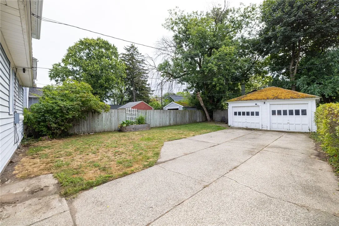 223 Navarre Road, Rochester, New York 14621, Rochester, New York 14621, 3 Bedrooms Bedrooms, 8 Rooms Rooms,1 BathroomBathrooms,Residential,For Sale,223 Navarre Road, Rochester, New York 14621,R1632634