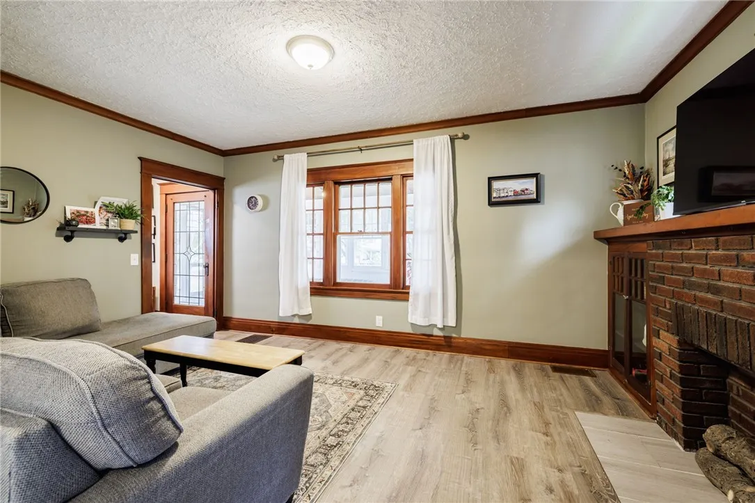 223 Navarre Road, Rochester, New York 14621, Rochester, New York 14621, 3 Bedrooms Bedrooms, 8 Rooms Rooms,1 BathroomBathrooms,Residential,For Sale,223 Navarre Road, Rochester, New York 14621,R1632634