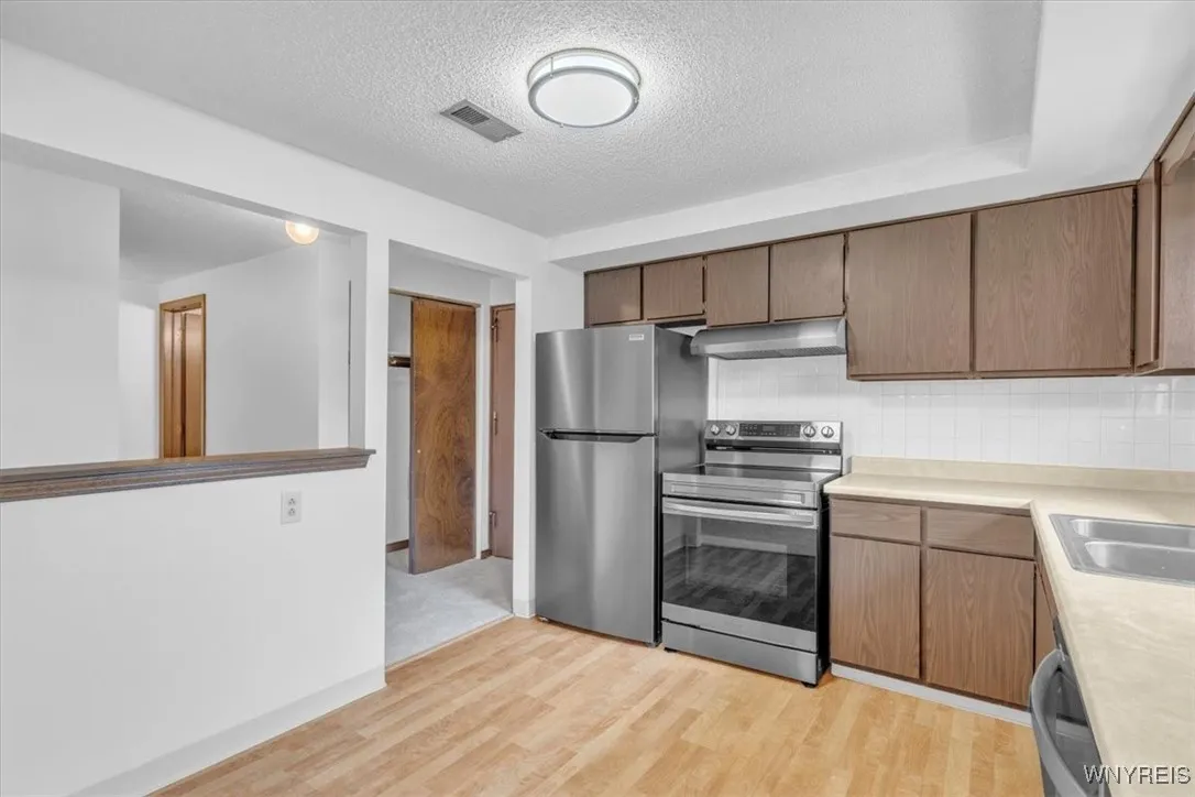 3932 Ridge Lea Road D, Amherst, New York 14228, Amherst, New York 14228, 2 Bedrooms Bedrooms, 4 Rooms Rooms,1 BathroomBathrooms,Residential,Closed,3932 Ridge Lea Road D, Amherst, New York 14228,0,B1632264