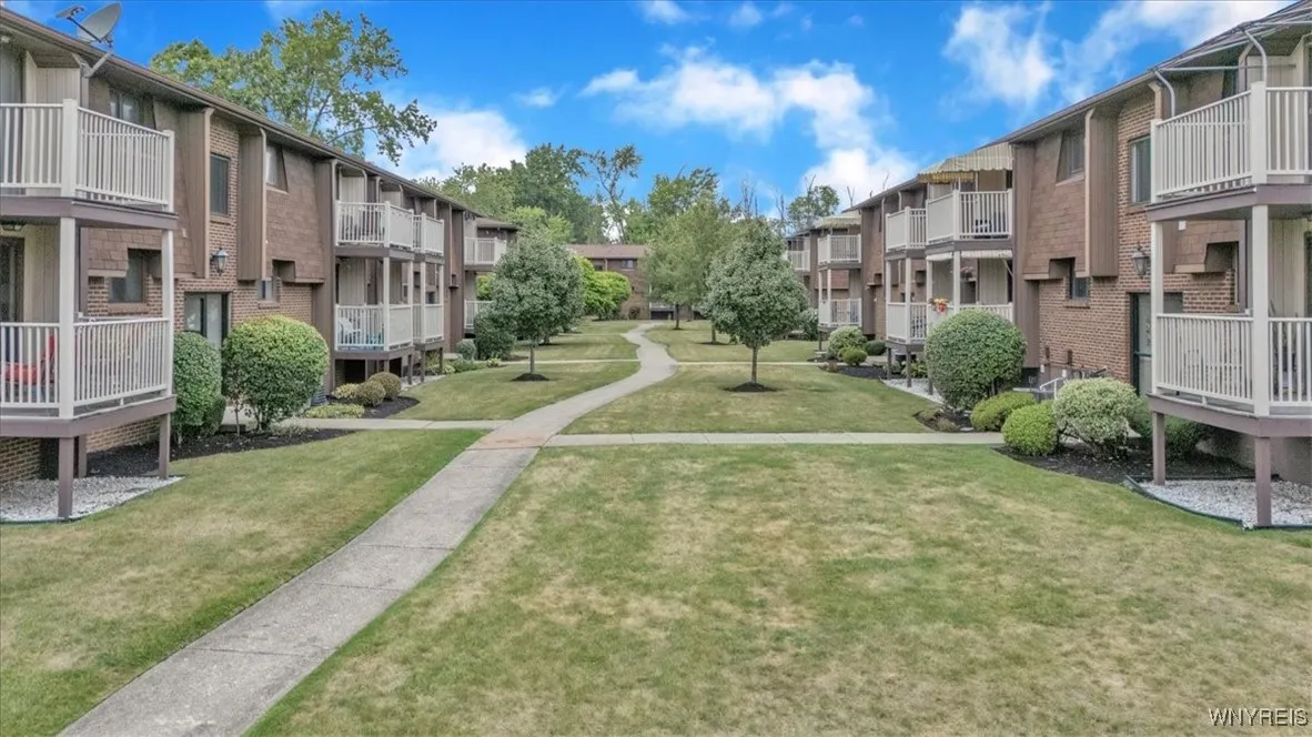 3932 Ridge Lea Road D, Amherst, New York 14228, Amherst, New York 14228, 2 Bedrooms Bedrooms, 4 Rooms Rooms,1 BathroomBathrooms,Residential,Closed,3932 Ridge Lea Road D, Amherst, New York 14228,0,B1632264