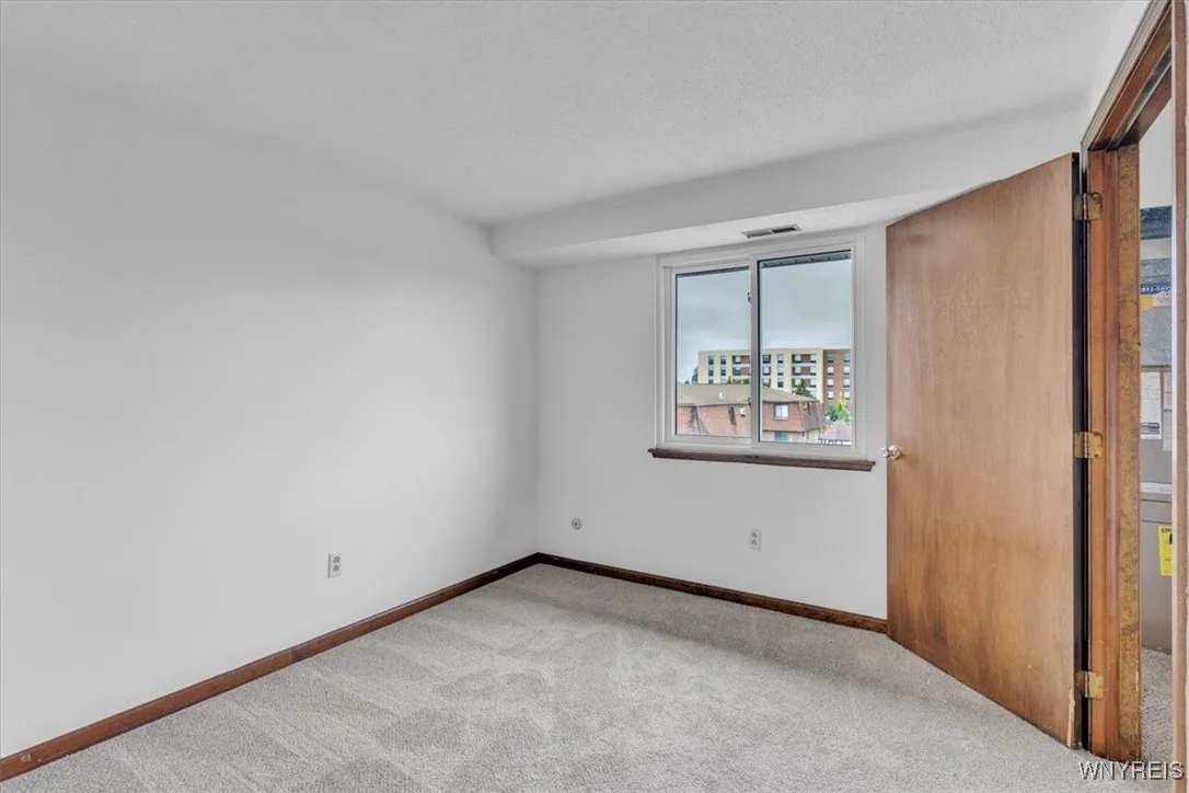 3932 Ridge Lea Road D, Amherst, New York 14228, Amherst, New York 14228, 2 Bedrooms Bedrooms, 4 Rooms Rooms,1 BathroomBathrooms,Residential,Closed,3932 Ridge Lea Road D, Amherst, New York 14228,0,B1632264