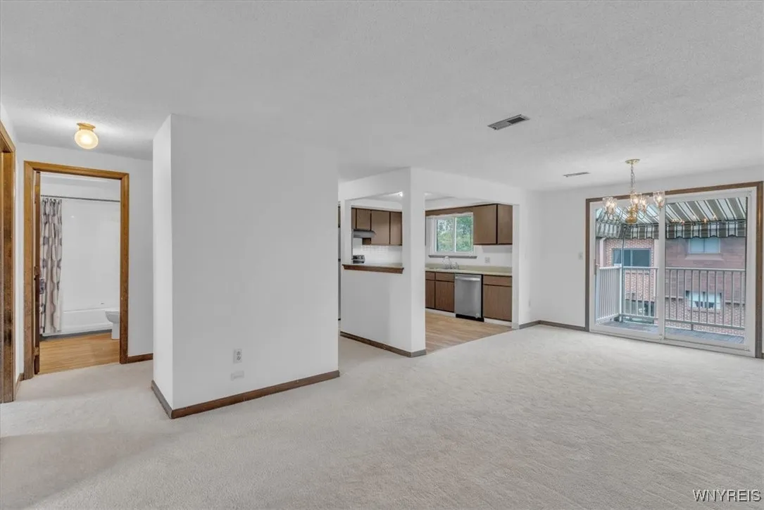 3932 Ridge Lea Road D, Amherst, New York 14228, Amherst, New York 14228, 2 Bedrooms Bedrooms, 4 Rooms Rooms,1 BathroomBathrooms,Residential,Closed,3932 Ridge Lea Road D, Amherst, New York 14228,0,B1632264