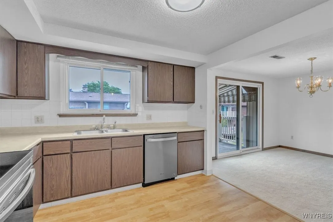 3932 Ridge Lea Road D, Amherst, New York 14228, Amherst, New York 14228, 2 Bedrooms Bedrooms, 4 Rooms Rooms,1 BathroomBathrooms,Residential,Closed,3932 Ridge Lea Road D, Amherst, New York 14228,0,B1632264