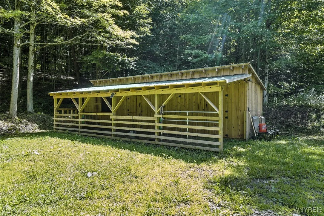4 Stall Shed row Barn