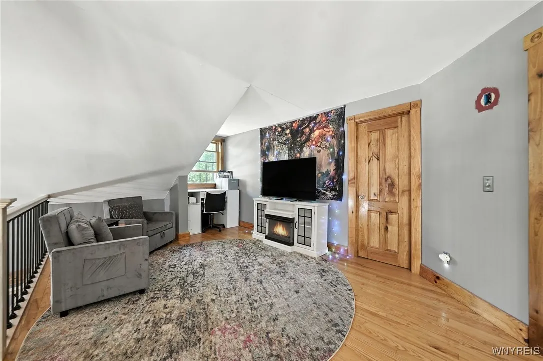 Second floor bonus area