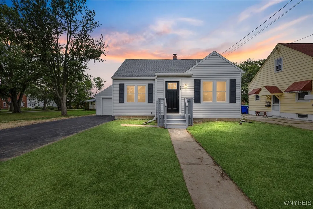 89 Center Street, Evans, New York 14006, Evans, New York 14006, 4 Bedrooms Bedrooms, 6 Rooms Rooms,1 BathroomBathrooms,Residential,Closed,89 Center Street, Evans, New York 14006,0,B1632447