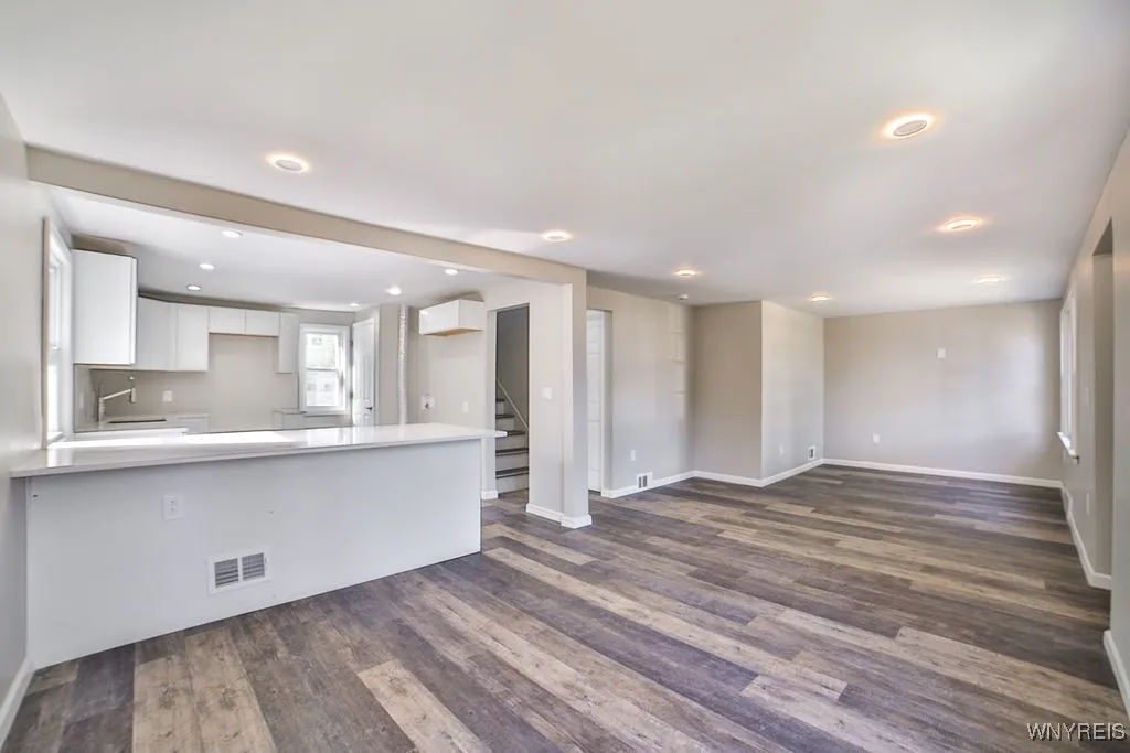 367 Phyllis Avenue, Buffalo, New York 14215, Buffalo, New York 14215, 3 Bedrooms Bedrooms, 7 Rooms Rooms,2 BathroomsBathrooms,Residential,For Sale,367 Phyllis Avenue, Buffalo, New York 14215,0,B1632686