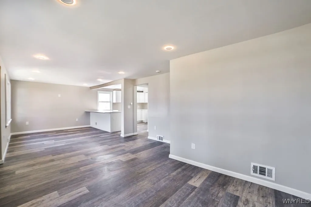367 Phyllis Avenue, Buffalo, New York 14215, Buffalo, New York 14215, 3 Bedrooms Bedrooms, 7 Rooms Rooms,2 BathroomsBathrooms,Residential,For Sale,367 Phyllis Avenue, Buffalo, New York 14215,0,B1632686