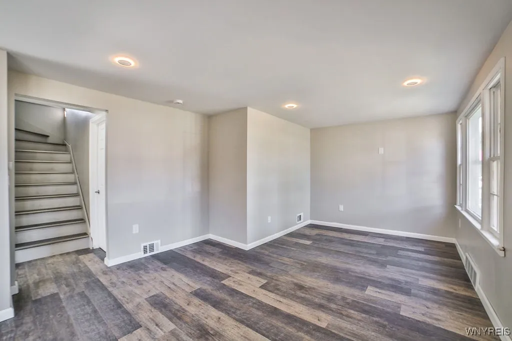 367 Phyllis Avenue, Buffalo, New York 14215, Buffalo, New York 14215, 3 Bedrooms Bedrooms, 7 Rooms Rooms,2 BathroomsBathrooms,Residential,For Sale,367 Phyllis Avenue, Buffalo, New York 14215,0,B1632686