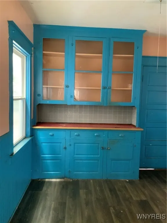 562 Fargo Avenue, Buffalo, New York 14213, Buffalo, New York 14213, 2 Bedrooms Bedrooms, 5 Rooms Rooms,1 BathroomBathrooms,Residential Lease,For Rent,562 Fargo Avenue, Buffalo, New York 14213,B1632738