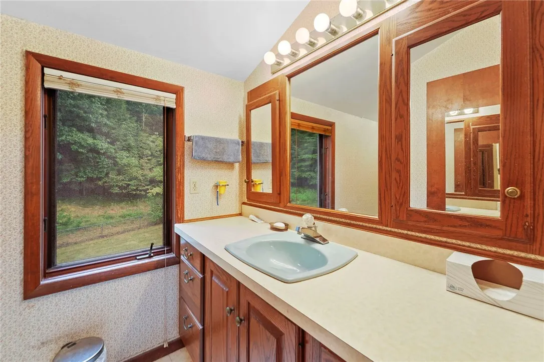 159 Beartown Road, Fenton, New York 13833, Fenton, New York 13833, 4 Bedrooms Bedrooms, 10 Rooms Rooms,3 BathroomsBathrooms,Residential,Closed,159 Beartown Road, Fenton, New York 13833,0,R1632531