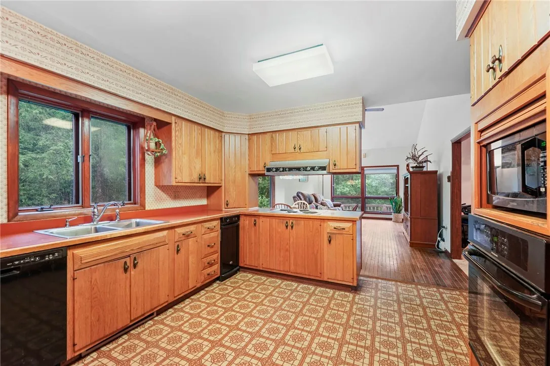 159 Beartown Road, Fenton, New York 13833, Fenton, New York 13833, 4 Bedrooms Bedrooms, 10 Rooms Rooms,3 BathroomsBathrooms,Residential,Closed,159 Beartown Road, Fenton, New York 13833,0,R1632531