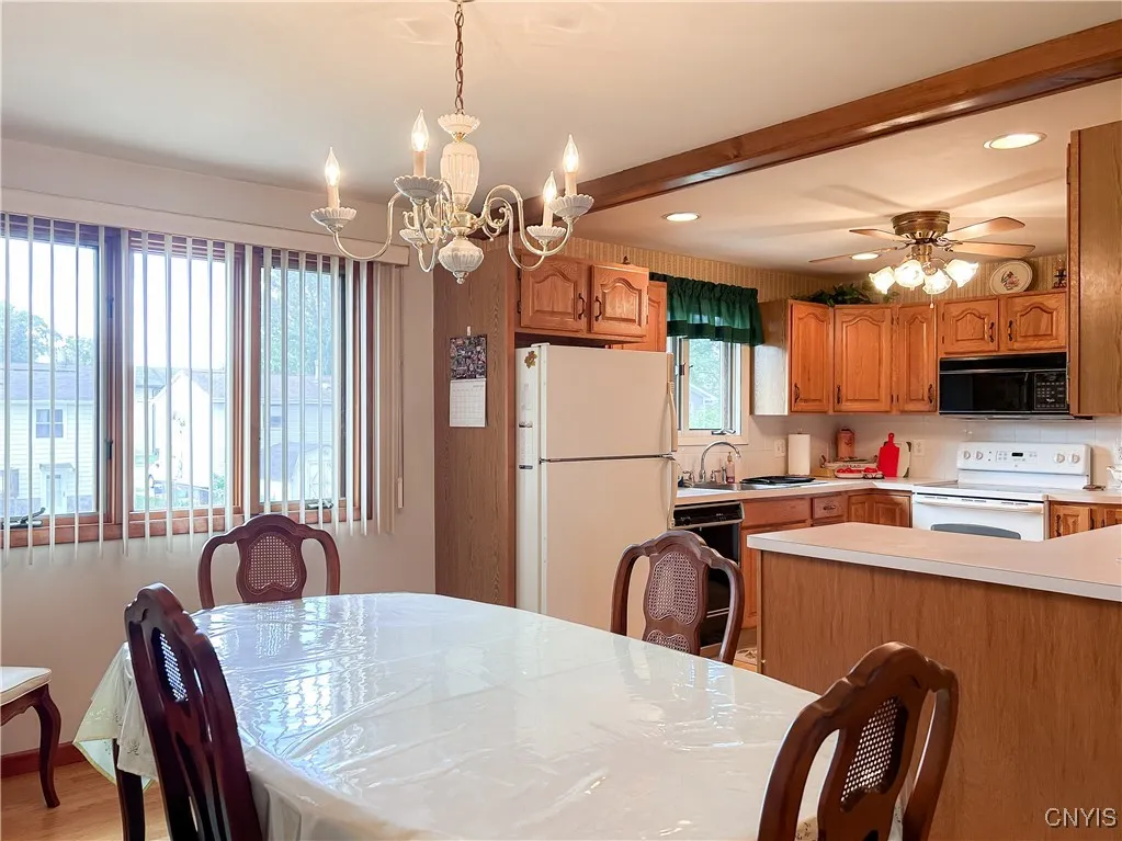 6463 Wembridge Drive, Dewitt, New York 13057, De Witt, New York 13057, 3 Bedrooms Bedrooms, 10 Rooms Rooms,1 BathroomBathrooms,Residential,Closed,6463 Wembridge Drive, Dewitt, New York 13057,0,S1632489