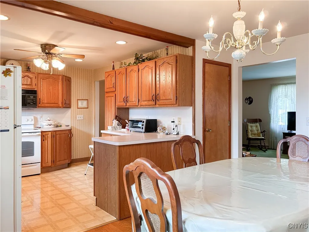 6463 Wembridge Drive, Dewitt, New York 13057, De Witt, New York 13057, 3 Bedrooms Bedrooms, 10 Rooms Rooms,1 BathroomBathrooms,Residential,Closed,6463 Wembridge Drive, Dewitt, New York 13057,0,S1632489