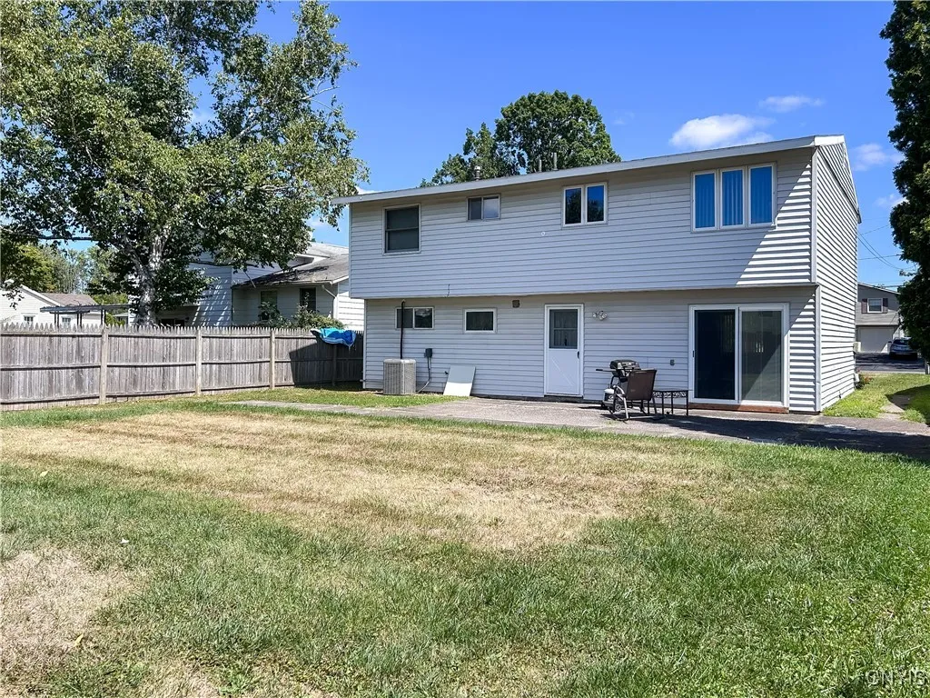 6463 Wembridge Drive, Dewitt, New York 13057, De Witt, New York 13057, 3 Bedrooms Bedrooms, 10 Rooms Rooms,1 BathroomBathrooms,Residential,Closed,6463 Wembridge Drive, Dewitt, New York 13057,0,S1632489