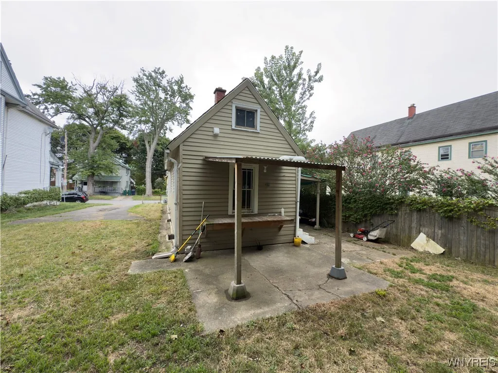 198 Grape Street, Buffalo, New York 14204, Buffalo, New York 14204, 4 Bedrooms Bedrooms, 9 Rooms Rooms,1 BathroomBathrooms,Residential,For Sale,198 Grape Street, Buffalo, New York 14204,B1632729