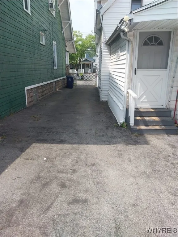 41 Peoria Street, Buffalo, New York 14207, Buffalo, New York 14207, 3 Bedrooms Bedrooms, 6 Rooms Rooms,1 BathroomBathrooms,Residential,For Sale,41 Peoria Street, Buffalo, New York 14207,0,B1632537