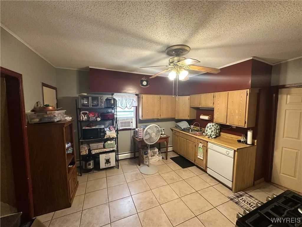 41 Peoria Street, Buffalo, New York 14207, Buffalo, New York 14207, 3 Bedrooms Bedrooms, 6 Rooms Rooms,1 BathroomBathrooms,Residential,For Sale,41 Peoria Street, Buffalo, New York 14207,0,B1632537