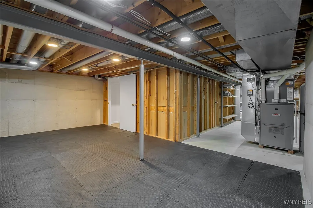 132 Southwedge Drive, Amherst, New York 14068, Amherst, New York 14068, 4 Bedrooms Bedrooms, 8 Rooms Rooms,2 BathroomsBathrooms,Residential,Closed,132 Southwedge Drive, Amherst, New York 14068,0,B1631272