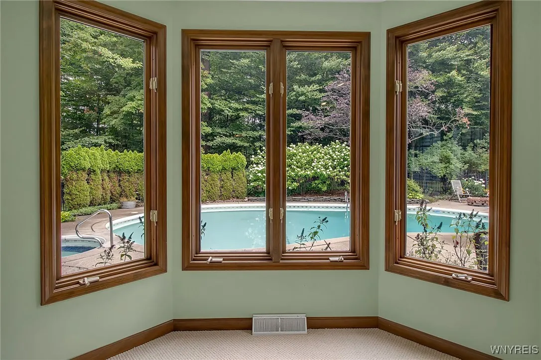 132 Southwedge Drive, Amherst, New York 14068, Amherst, New York 14068, 4 Bedrooms Bedrooms, 8 Rooms Rooms,2 BathroomsBathrooms,Residential,Closed,132 Southwedge Drive, Amherst, New York 14068,0,B1631272